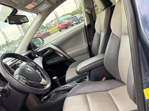 Used 2013 Toyota RAV4 Limited image 12