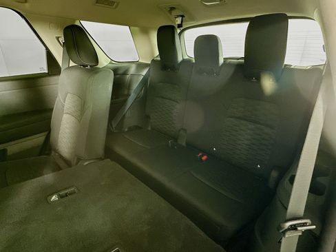 Used 2025 Nissan Pathfinder SV image 29