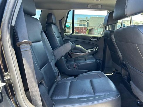 Used 2018 Chevrolet Tahoe LT w/ Luxury Package RWD image 16