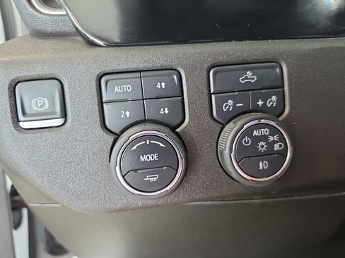 Used 2025 Chevrolet Silverado 1500 RST w/ Z71 Off-Road Package AWD/4WD image 18