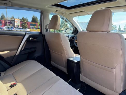 Used 2015 Toyota RAV4 XLE FWD image 21