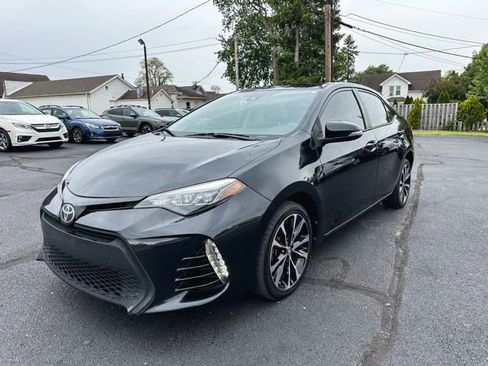 Used 2018 Toyota Corolla SE FWD image 3