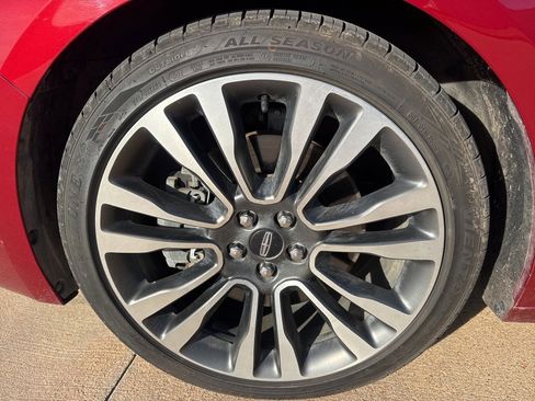 Used 2019 Lincoln Continental Select image 6