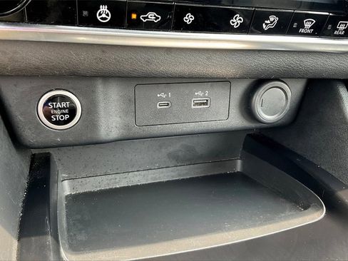 Used 2021 Nissan Rogue SV w/ Premium Package image 31