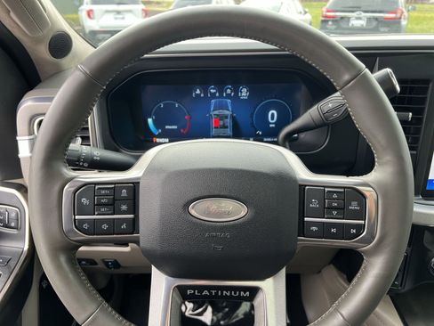 Used 2025 Ford F450 Platinum w/ Platinum Plus Package image 16