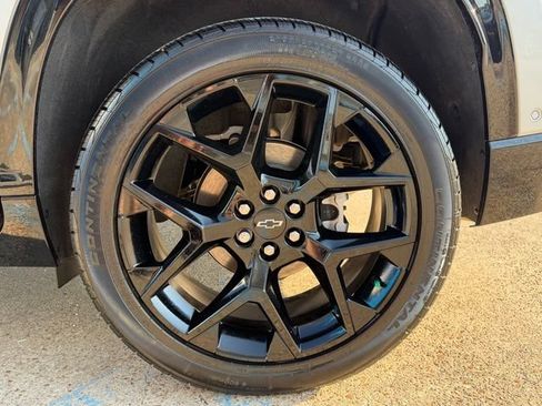 Used 2025 Chevrolet Traverse RS FWD image 7