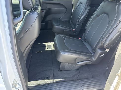 New 2026 Chrysler Pacifica Select w/ S Appearance Package FWD image 24