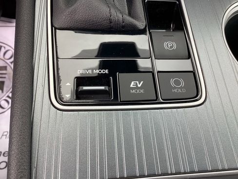 Used 2025 Toyota Sienna LE image 30