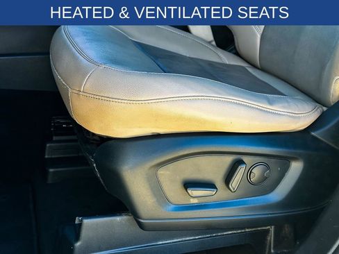 Used 2021 Ford Explorer Limited w/ Equipment Group 301A image 13