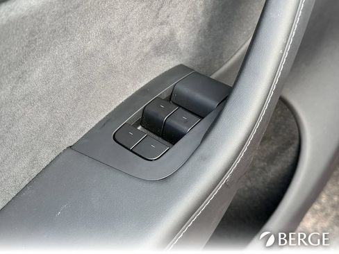 Used 2025 Tesla Model Y Long Range RWD image 15