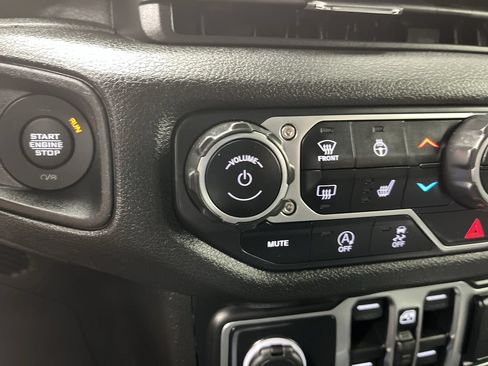 Used 2024 Jeep Wrangler Unlimited Sport AWD/4WD image 16