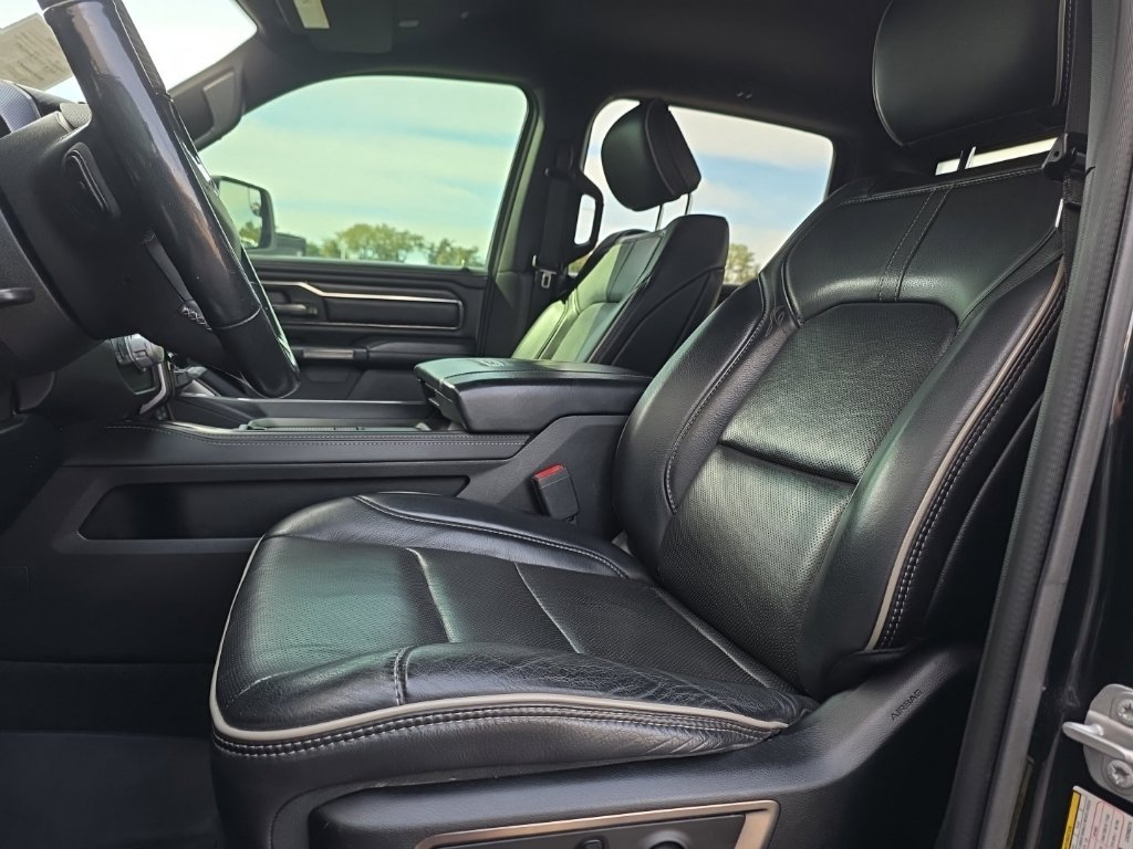 Used 2020 RAM 1500 Limited w/ Black Appearance Package AWD/4WD image 14