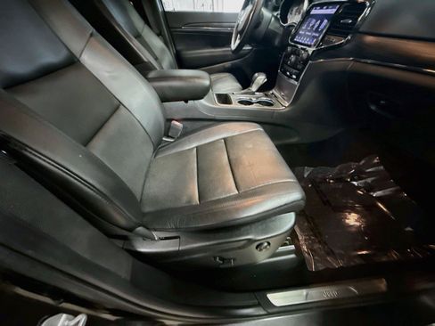 Used 2020 Jeep Grand Cherokee Limited w/ Luxury Group II RWD image 29