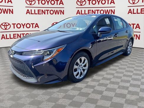 Used 2020 Toyota Corolla LE FWD image 3
