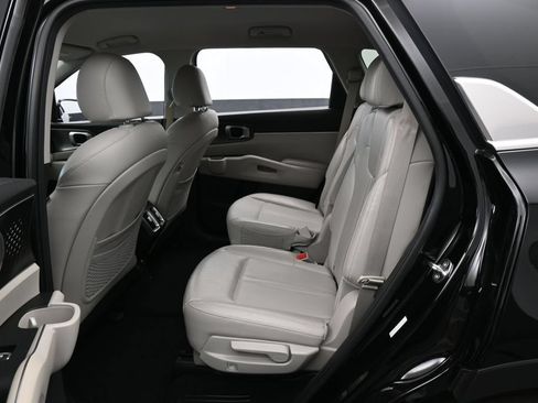 Used 2023 Kia Sorento EX FWD image 32