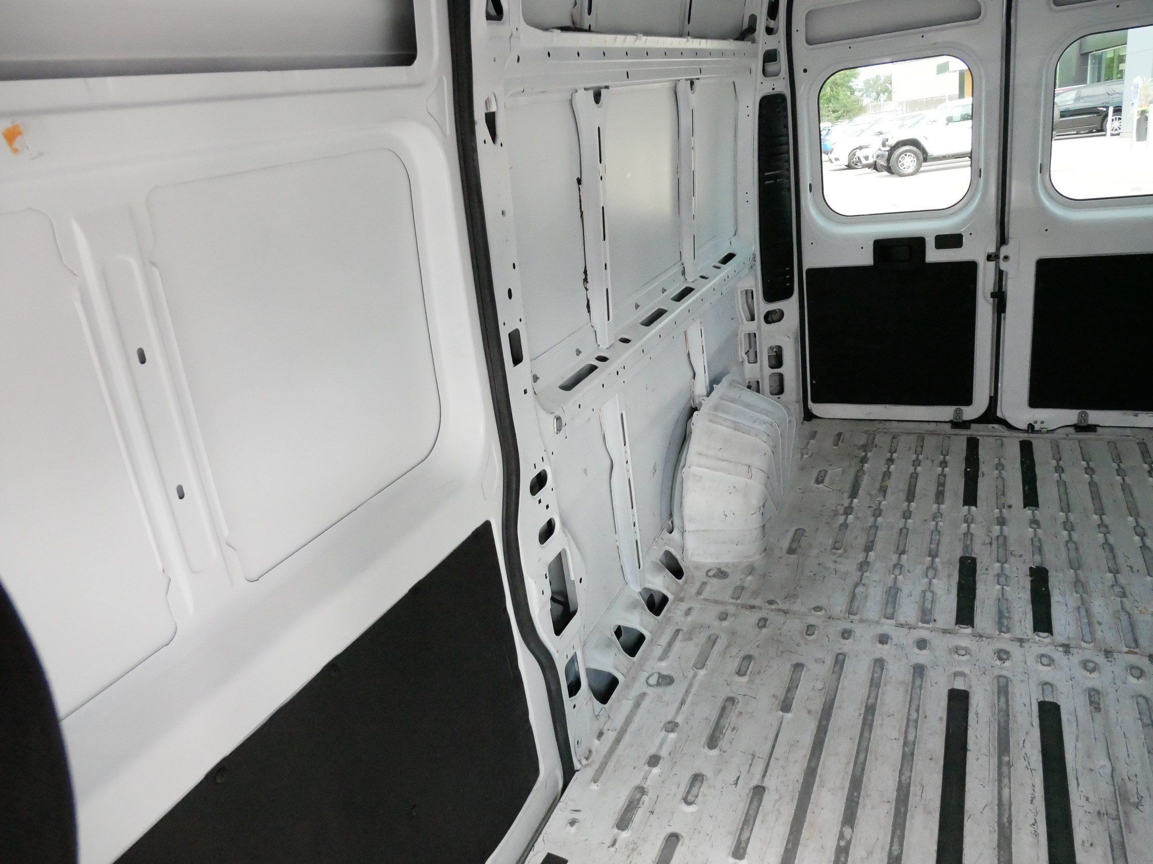 Used 2023 RAM ProMaster 2500 FWD image 12