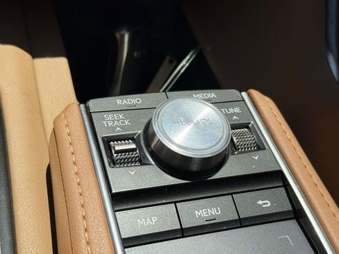 Used 2018 Lexus LC 500 Coupe RWD image 22