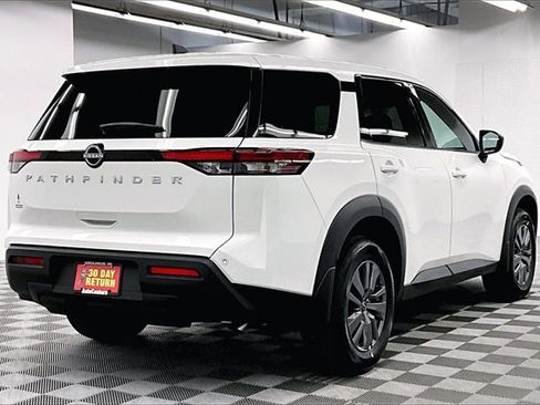 New 2025 Nissan Pathfinder S image 16