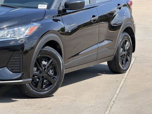 Used 2024 Nissan Kicks S FWD image 3