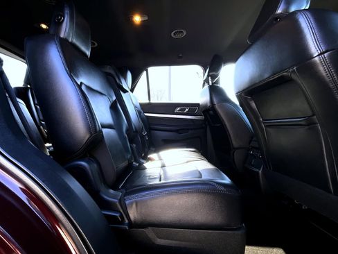 Used 2018 Ford Explorer XLT w/ Equipment Group 202A image 19