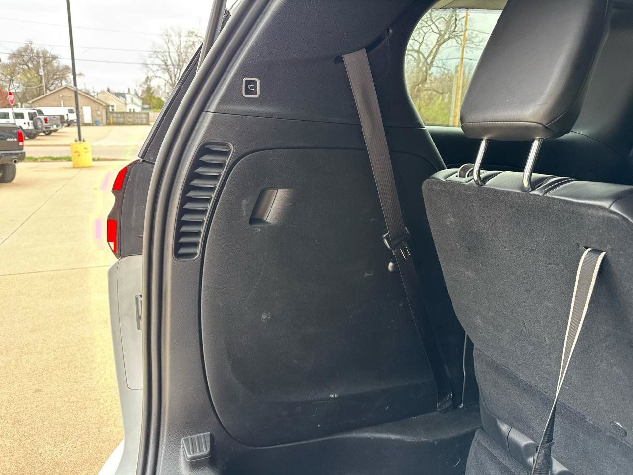 Used 2025 Chrysler Pacifica Select FWD image 20