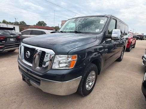 Used 2018 Nissan NV 3500 SV w/ Navigation Package RWD image 2