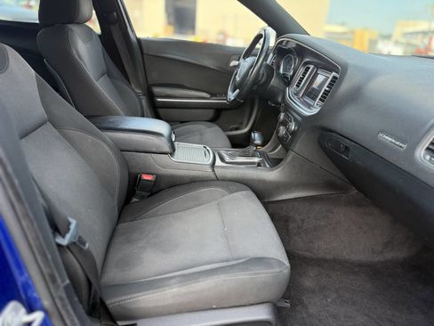 Used 2018 Dodge Charger SXT image 15