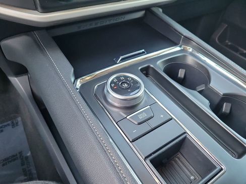 Used 2024 Ford Expedition Max XLT image 23