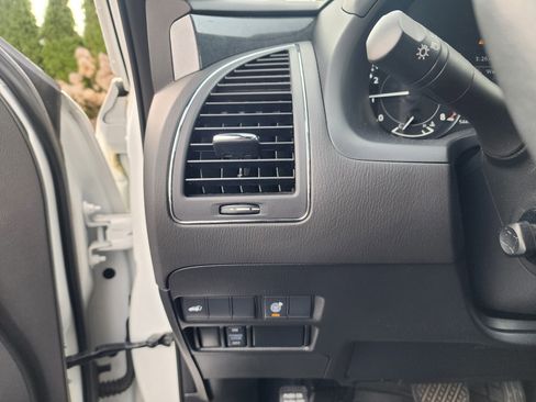 Used 2022 Nissan Armada SL w/ Midnight Edition Package image 29