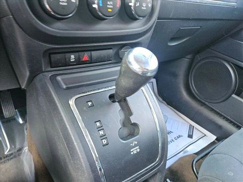 Used 2015 Jeep Patriot Sport w/ Power Value Group FWD image 19