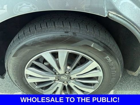 Used 2017 Nissan Pathfinder SV AWD/4WD image 12
