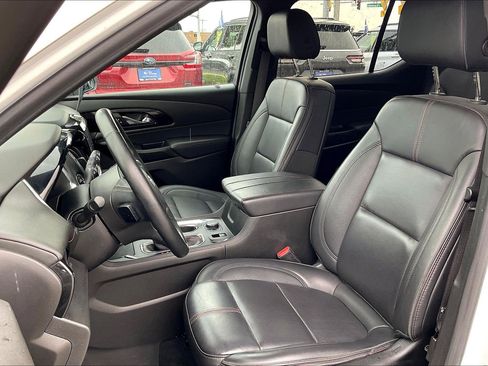 Used 2023 Chevrolet Traverse RS AWD/4WD image 23