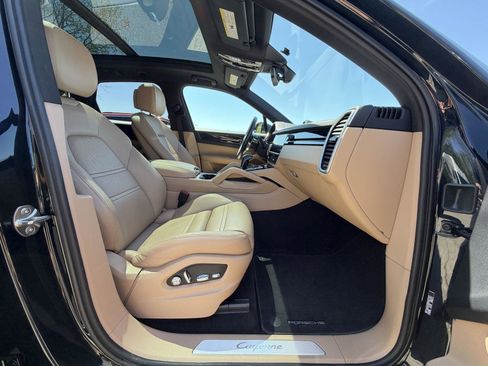 Used 2019 Porsche Cayenne AWD/4WD image 29