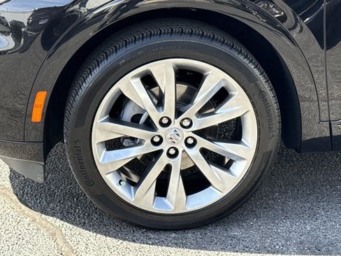 Used 2023 Buick Envision Avenir image 18