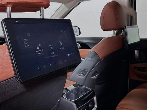 Used 2022 Kia Carnival SX Prestige FWD image 28