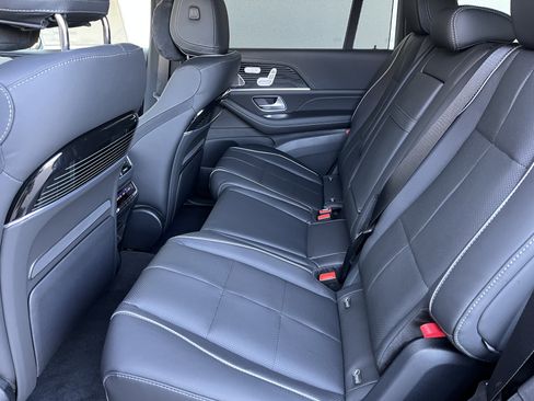 New 2026 Mercedes-Benz GLS 580 4MATIC image 16