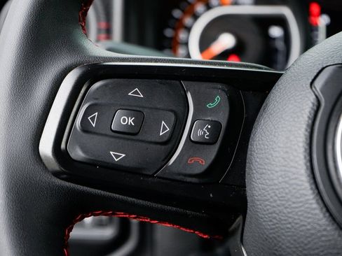 Used 2024 Jeep Gladiator Rubicon w/ Convenience Group image 22