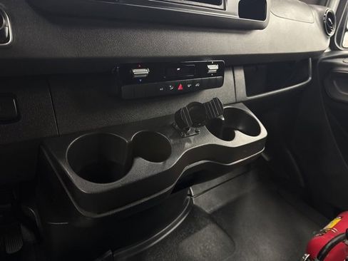 Used 2019 Freightliner Sprinter 2500 image 8