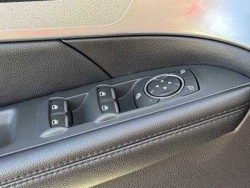 Used 2017 Ford Explorer XLT image 26