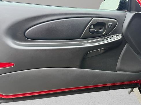 Used 2004 Chevrolet Monte Carlo SS w/ Dale Earnhardt Jr. Package image 14