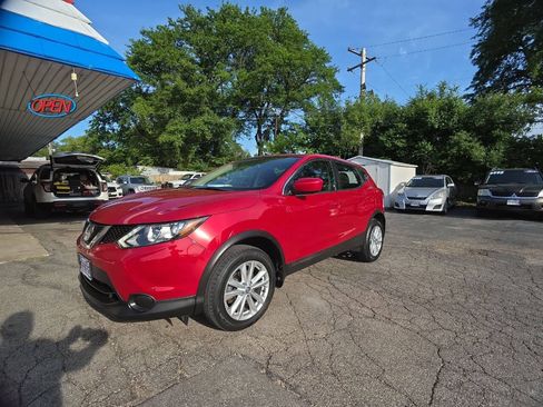 Used 2018 Nissan Rogue Sport S w/ S Appearance Package AWD/4WD image 2