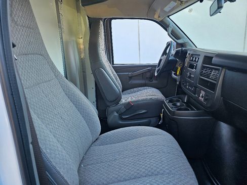 New 2025 GMC Savana 3500 Work Van w/ Power Convenience Package image 19