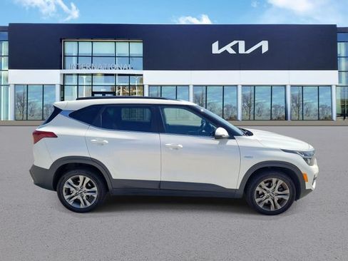Used 2021 Kia Seltos S AWD/4WD image 3