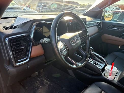 Used 2024 GMC Canyon AT4 w/ AT4 Premium Package AWD/4WD image 8