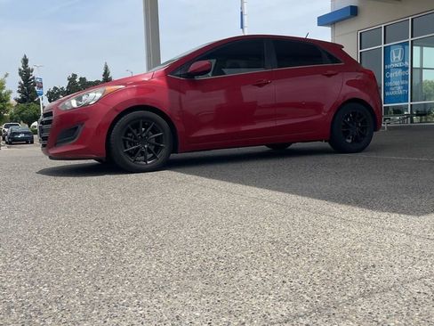 Used 2016 Hyundai Elantra GT FWD image 1