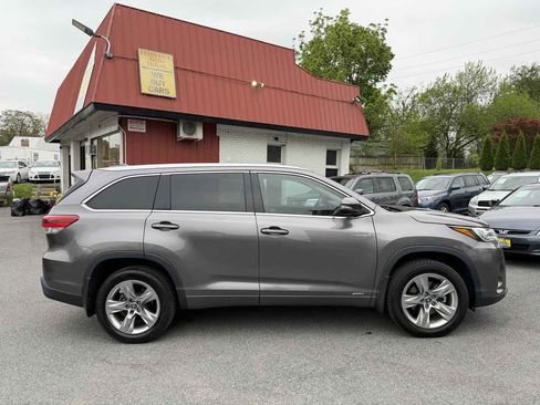 Used 2018 Toyota Highlander Limited AWD/4WD image 8