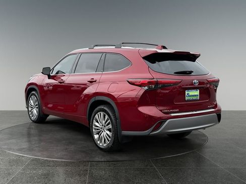 Used 2022 Toyota Highlander Platinum AWD/4WD image 7