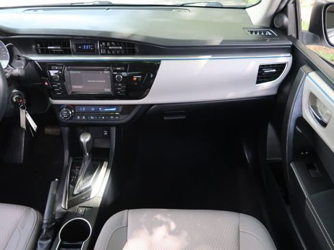 Used 2014 Toyota Corolla LE FWD image 15