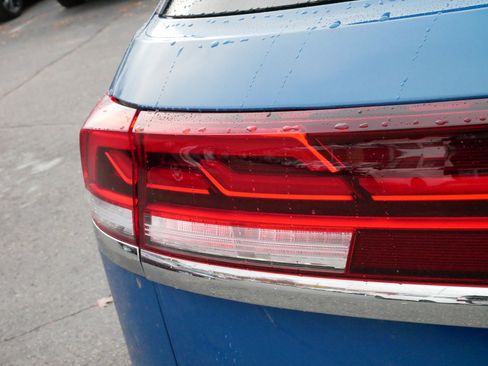 Certified 2025 Volkswagen Atlas Cross Sport SE image 17