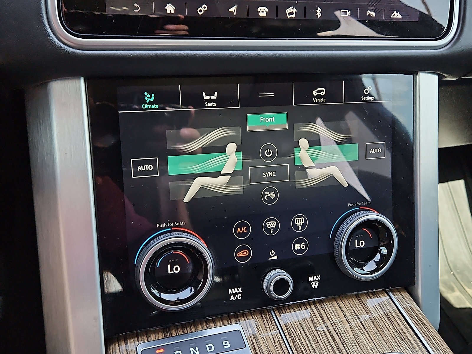 Used 2018 Land Rover Range Rover HSE AWD/4WD image 16